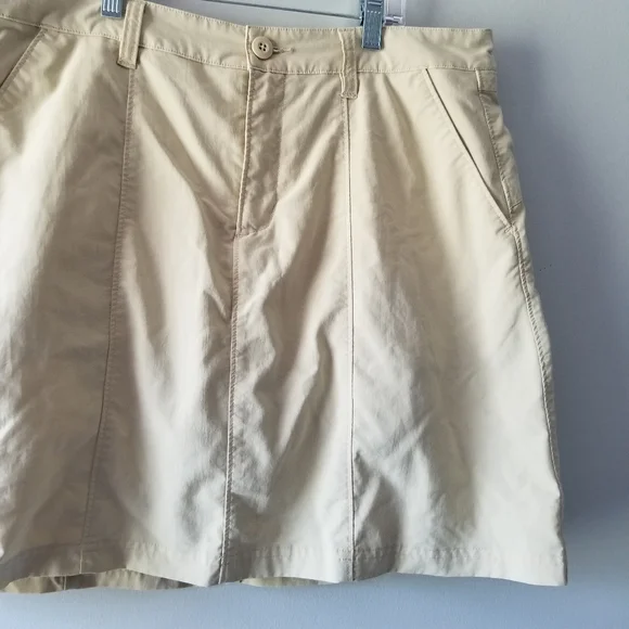 Patagonia Inter-Continental Hideaway Skort 10 - Picture 2 of 11